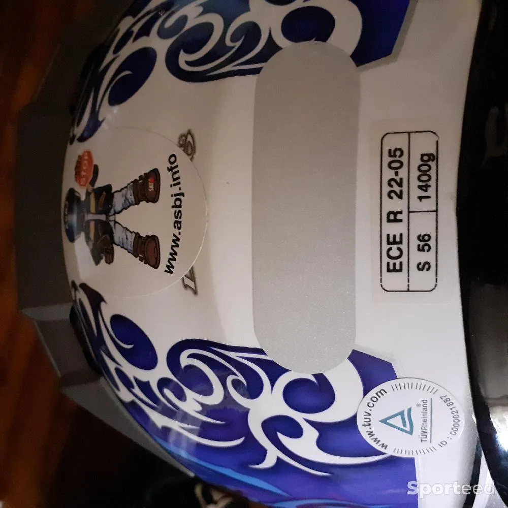 Casque moto hjc draco fg-15 bleu neuf Ajouté le : 01/09/2023