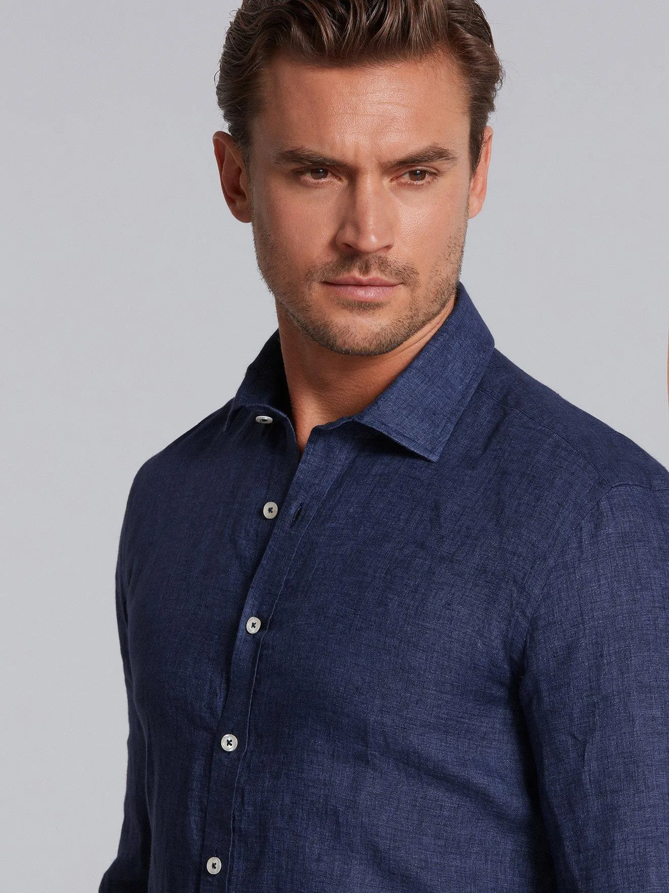Chemise cintrée marine en lin