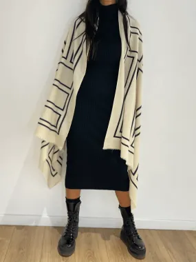 Étole Oversize Noir et Blanc en Laine - Confort Chic | Kata Paris